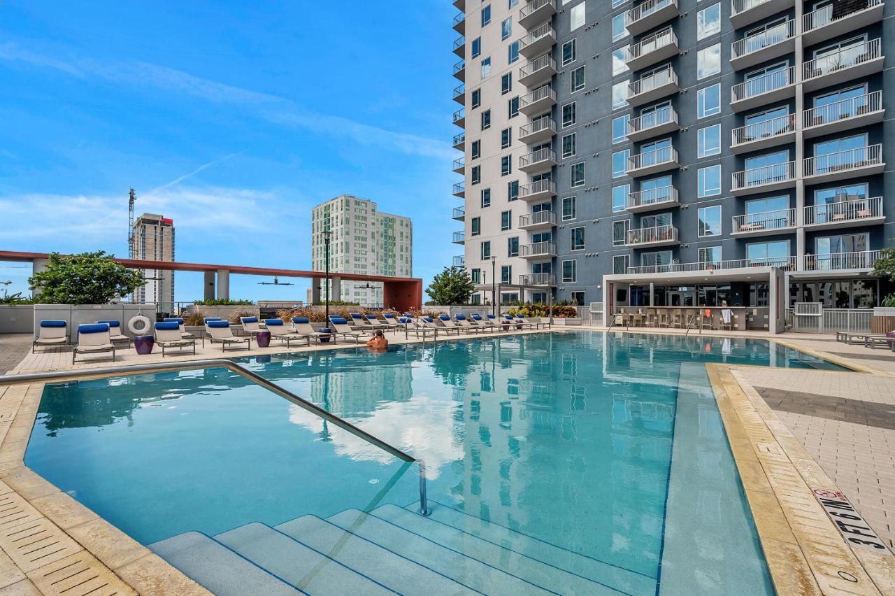 Luxury 1 Bedroom With Den Downtown Tampa Apt - City Views, Rooftop Pool, Workspace エクステリア 写真