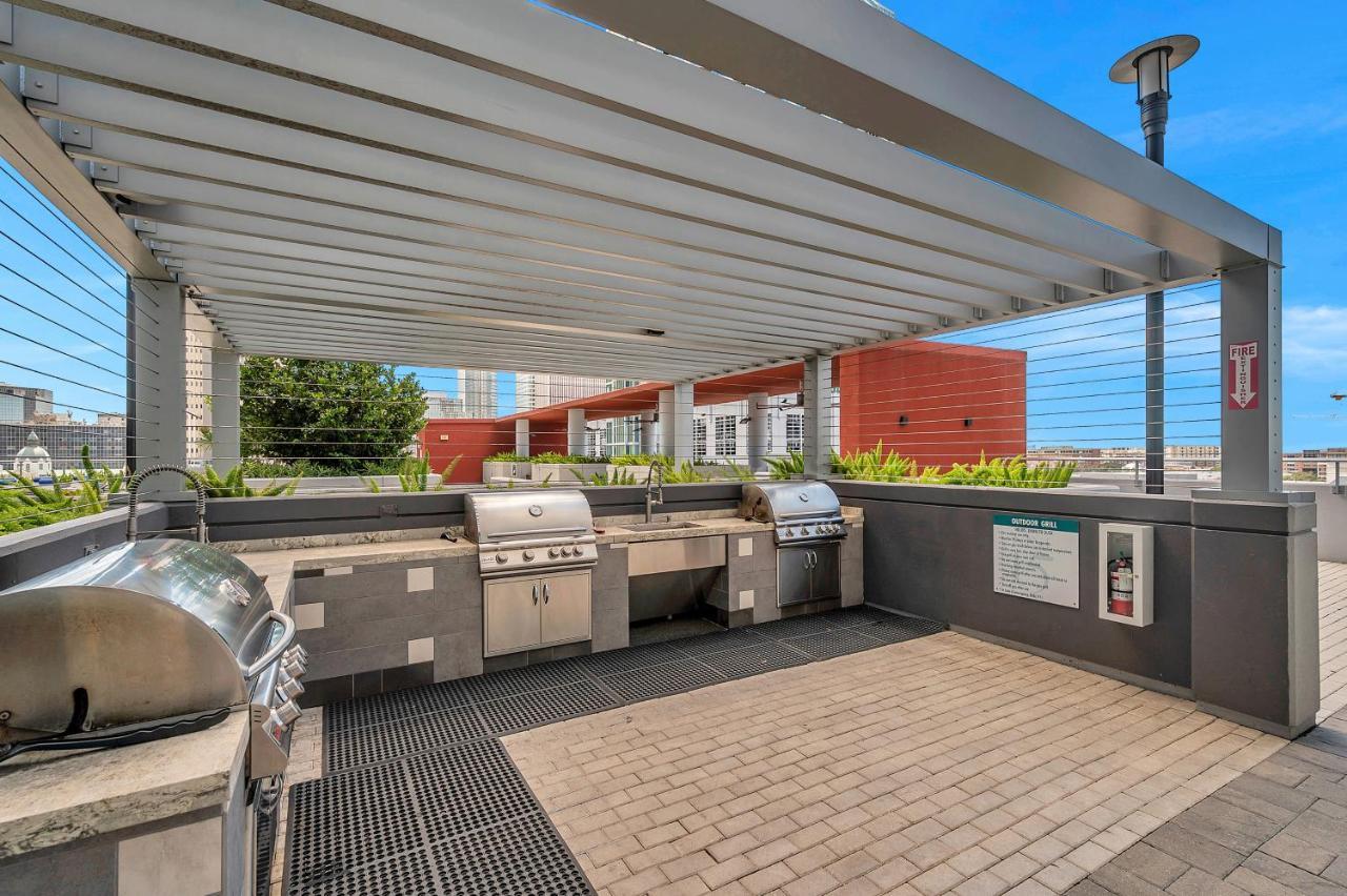 Luxury 1 Bedroom With Den Downtown Tampa Apt - City Views, Rooftop Pool, Workspace エクステリア 写真