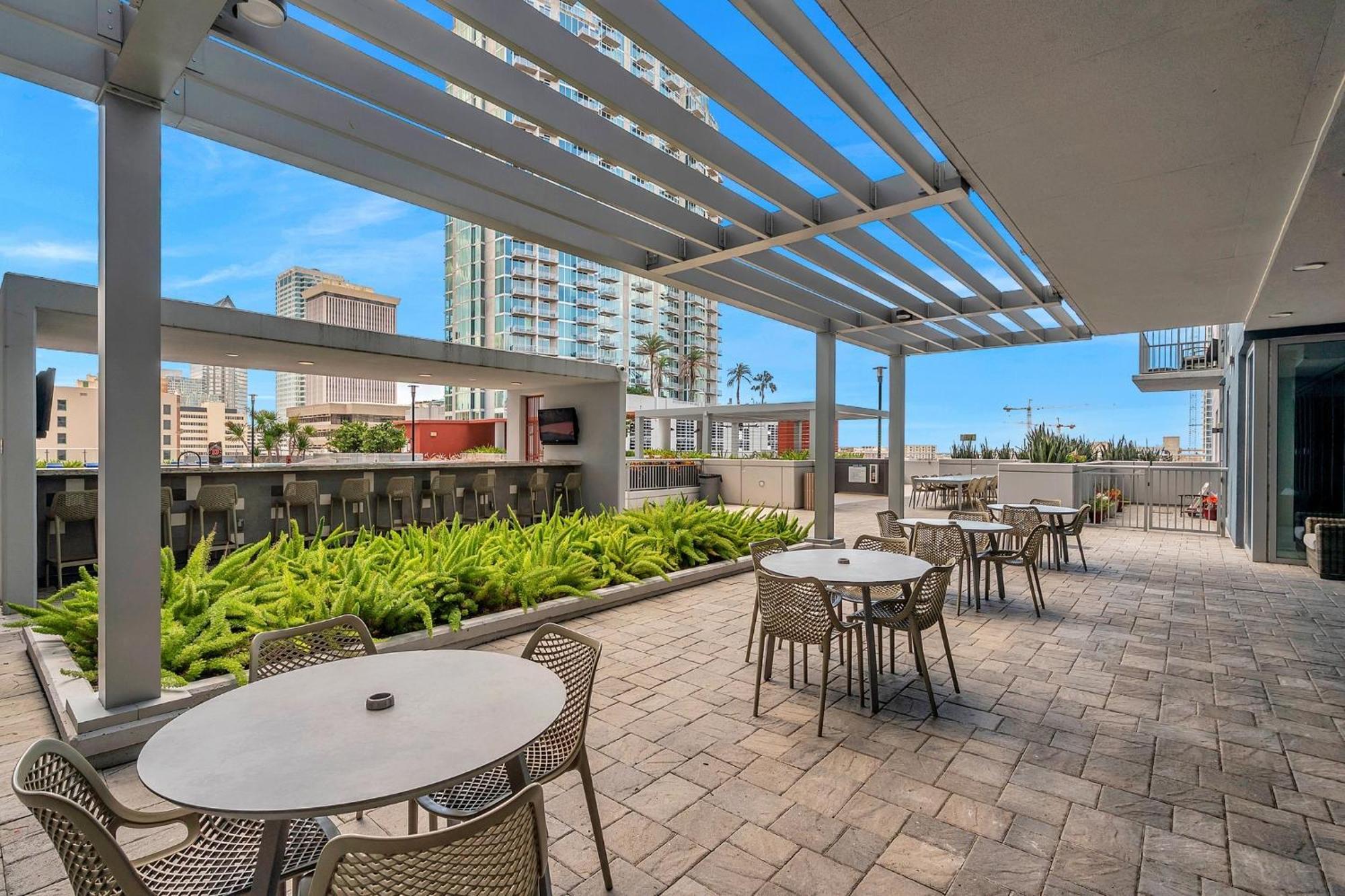 Luxury 1 Bedroom With Den Downtown Tampa Apt - City Views, Rooftop Pool, Workspace エクステリア 写真